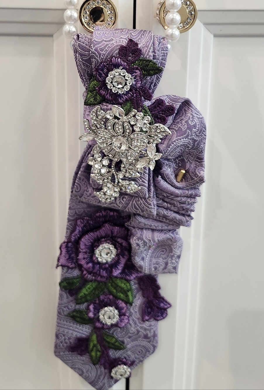 Michael Kors Lavender Luxury Embroidered Floral Statement Tie